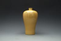 黄釉梅瓶